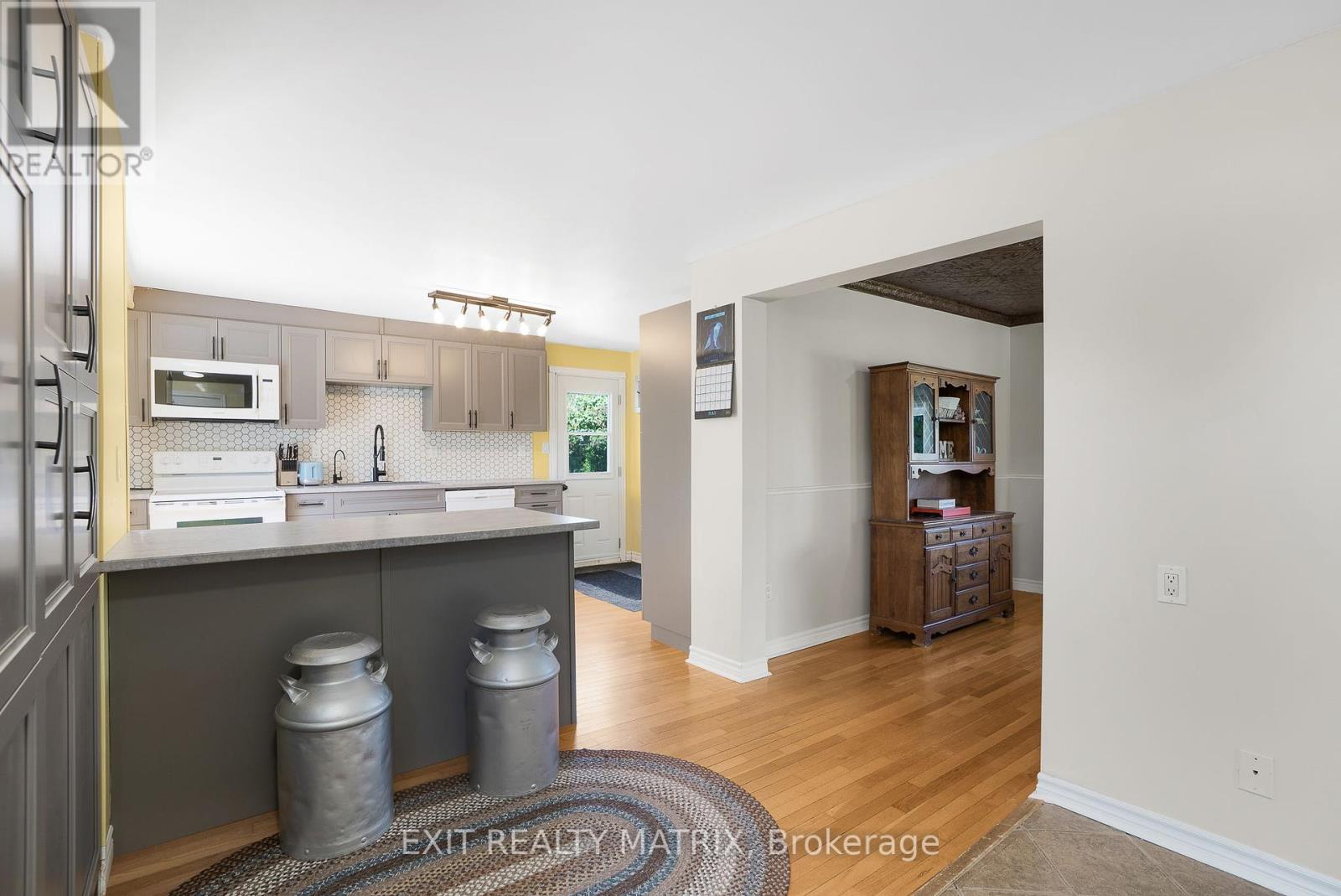 32 Cockburn Street
