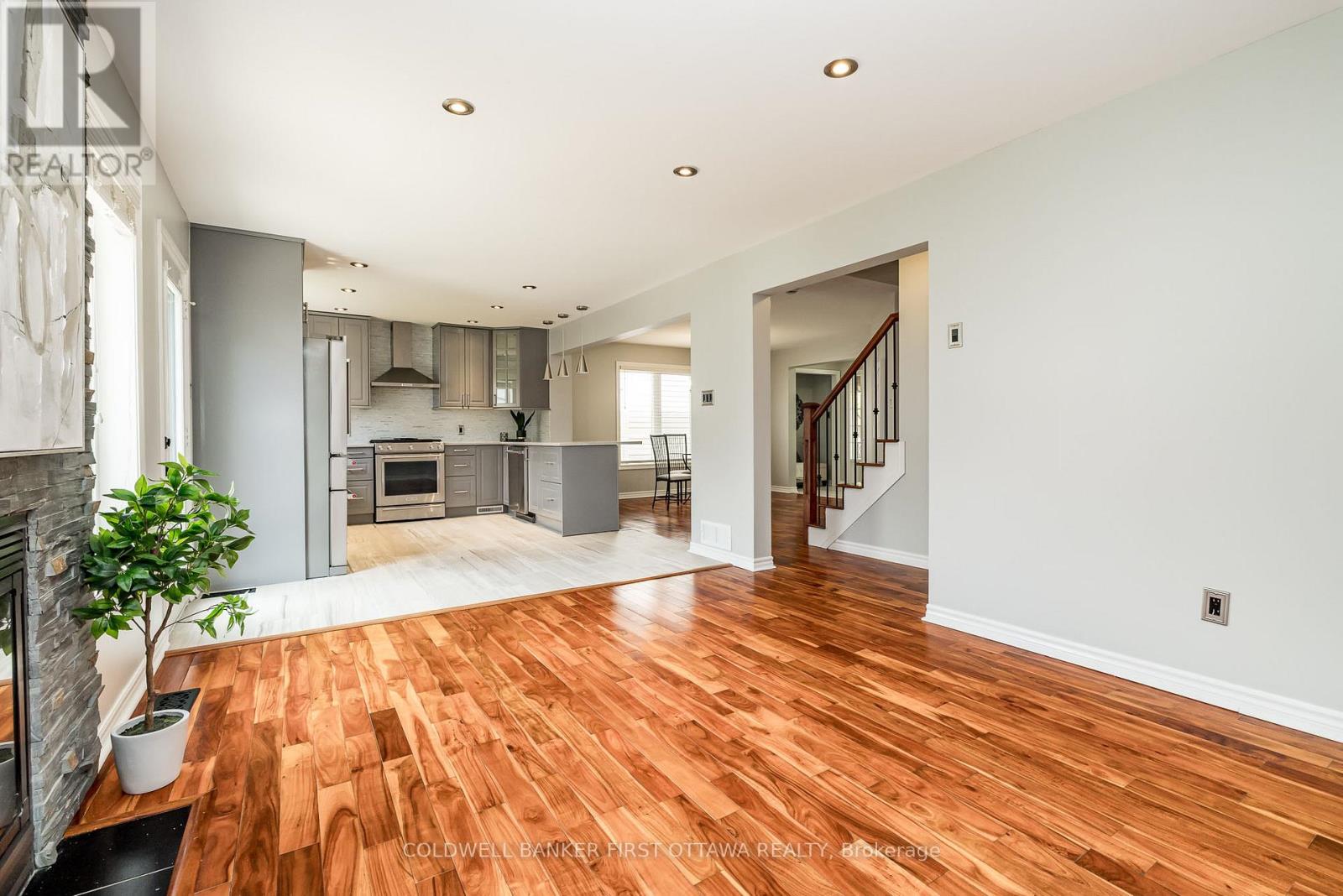 738 Tramontana Place