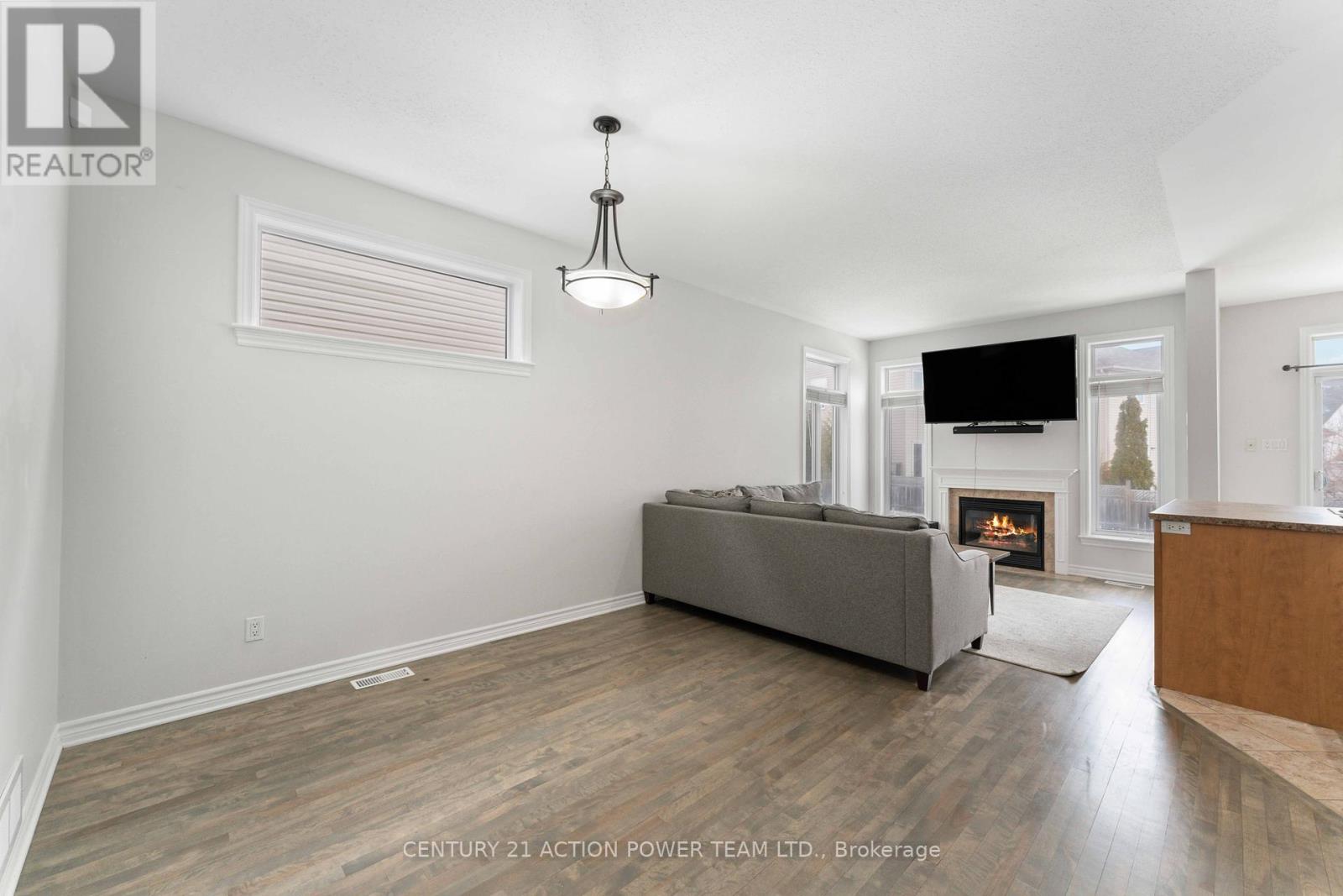 965 Gosnell Terrace
