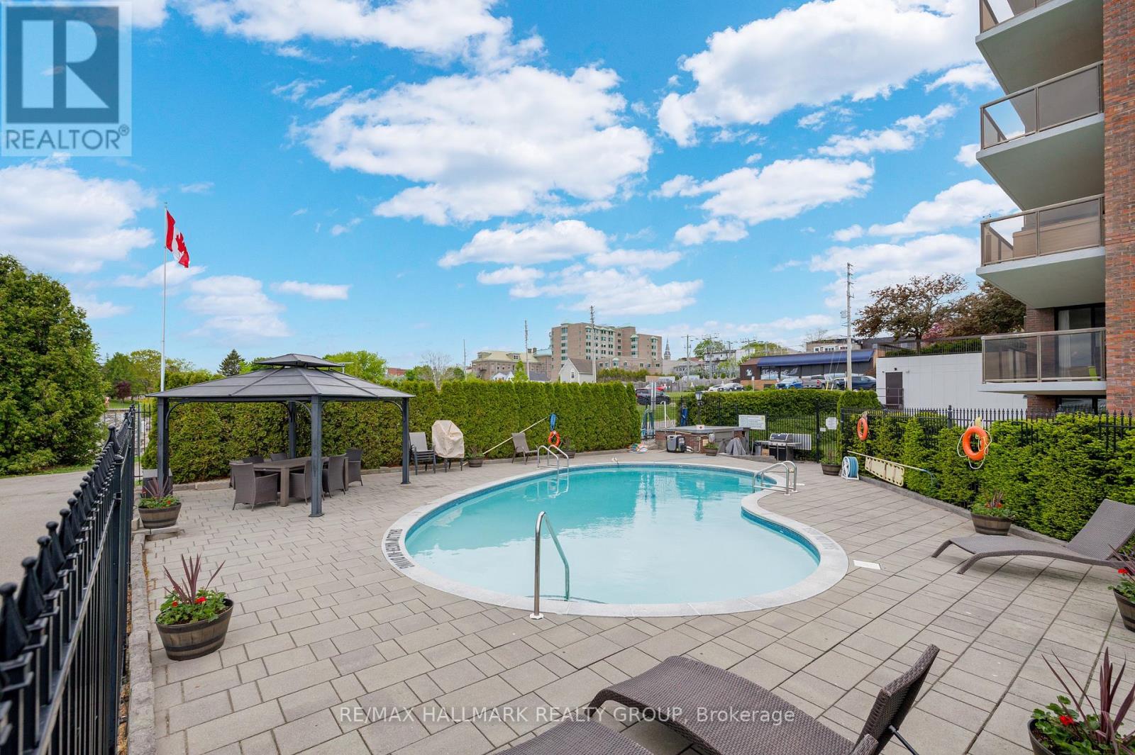 405 - 55 Water Street E