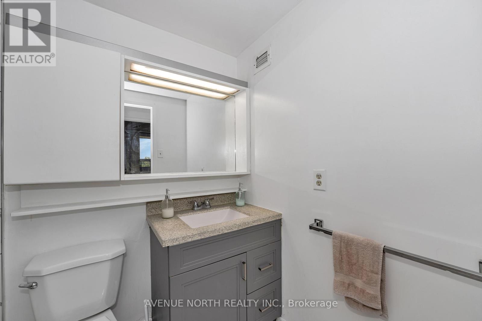 308 - 900 Dynes Road