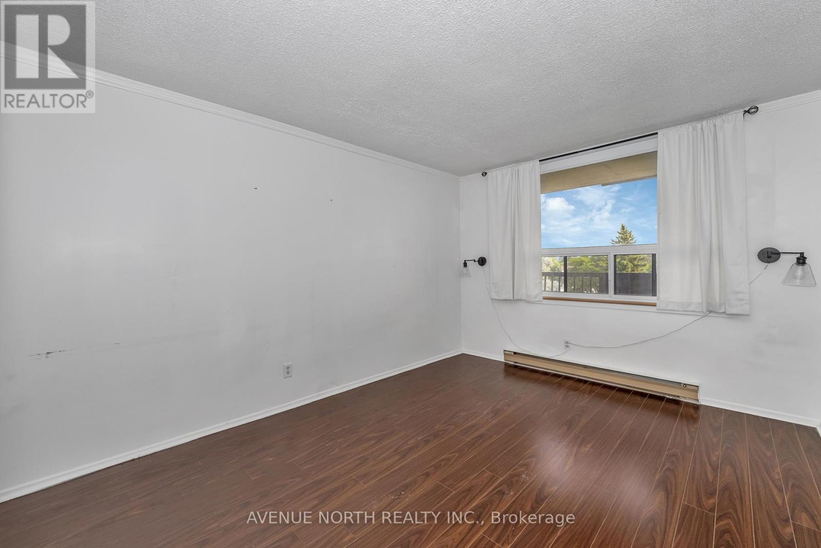 308 - 900 Dynes Road