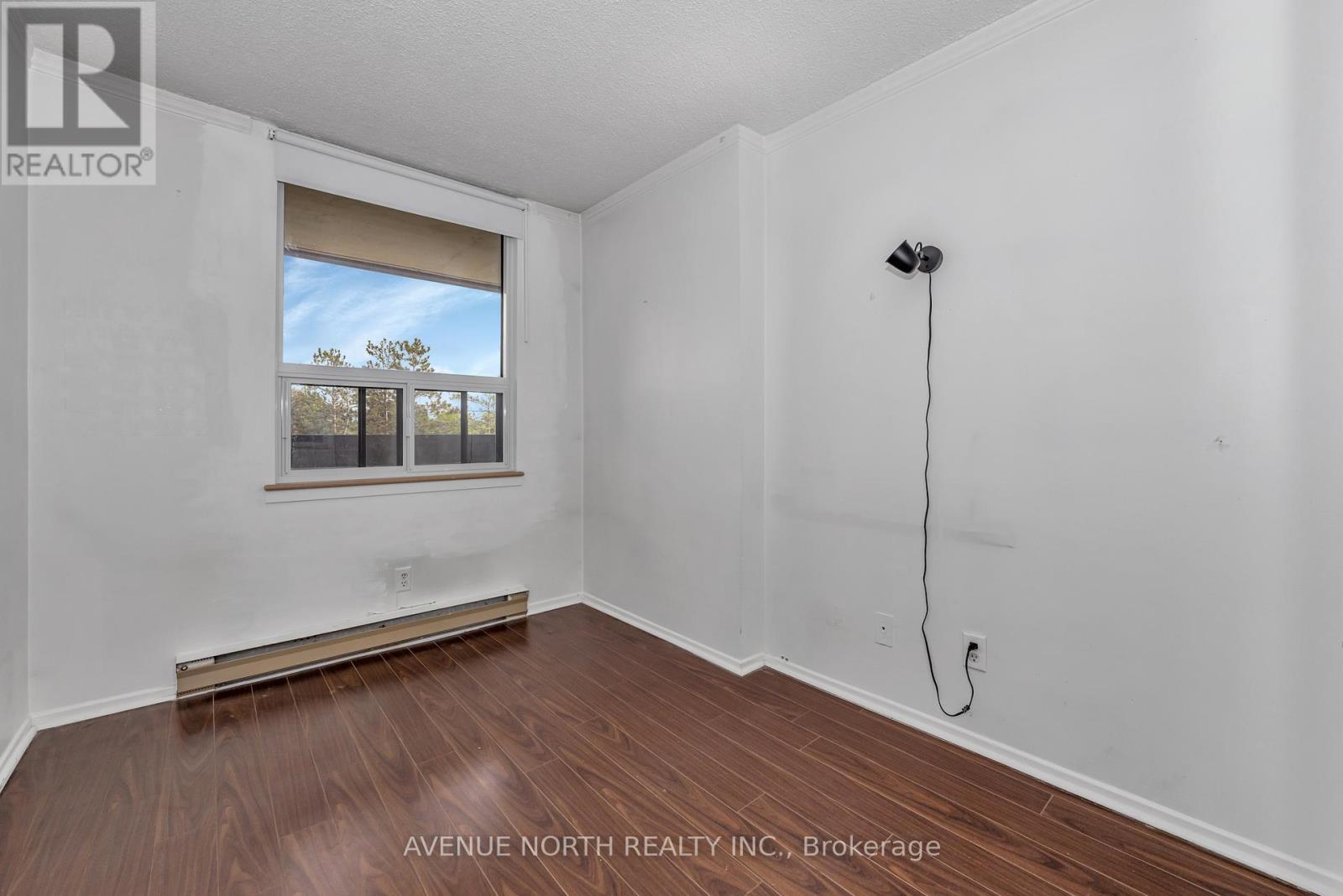 308 - 900 Dynes Road