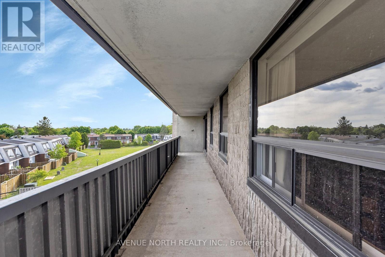 308 - 900 Dynes Road