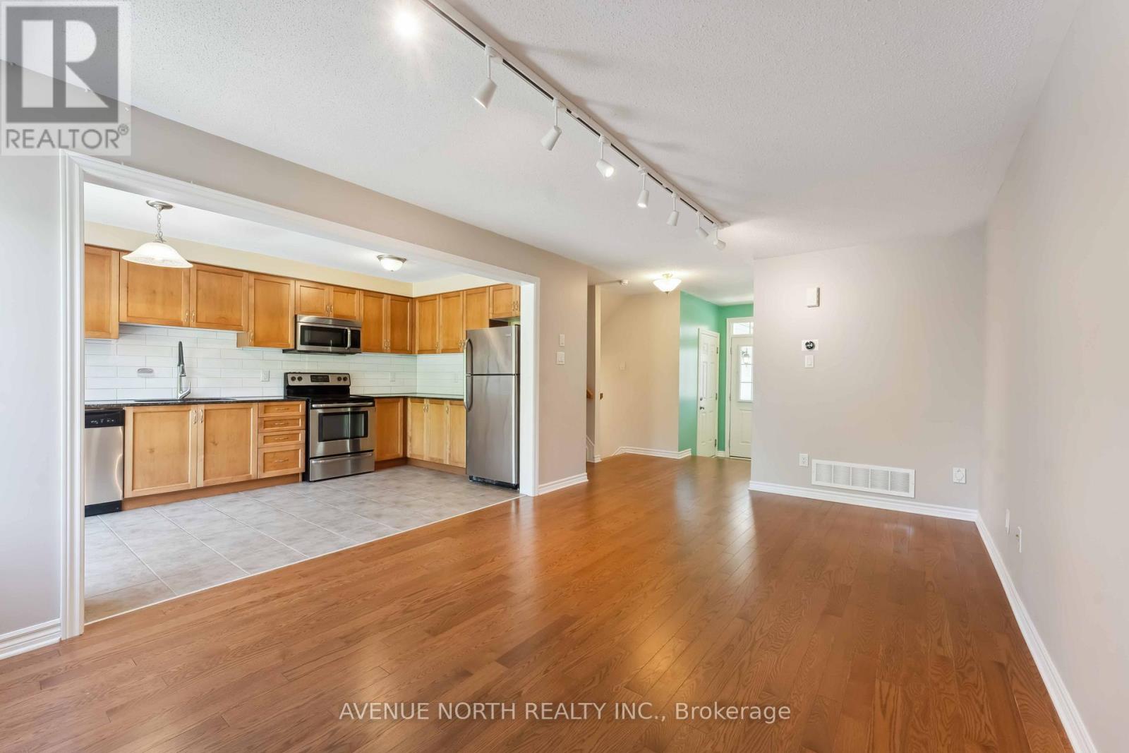762 Mayfly Crescent
