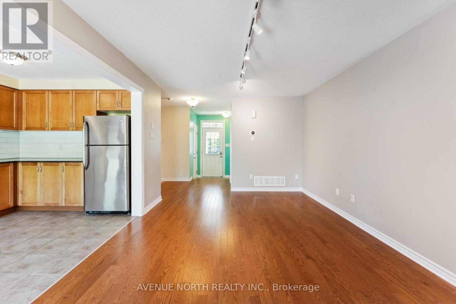 762 Mayfly Crescent