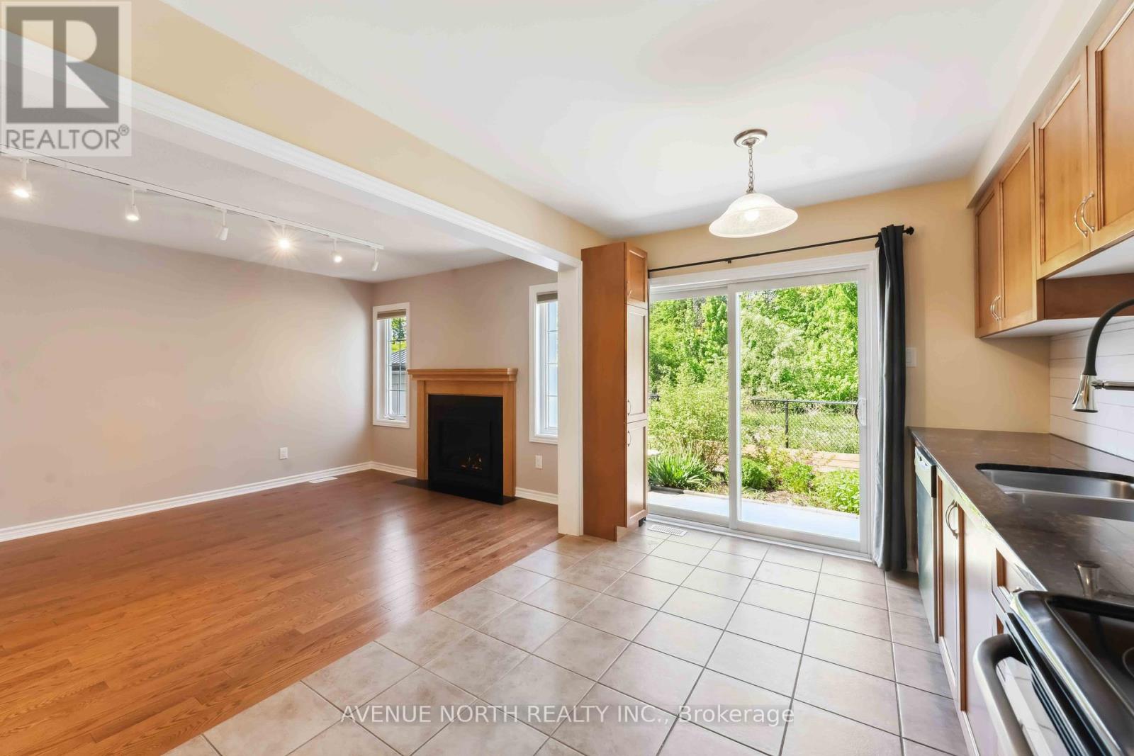 762 Mayfly Crescent