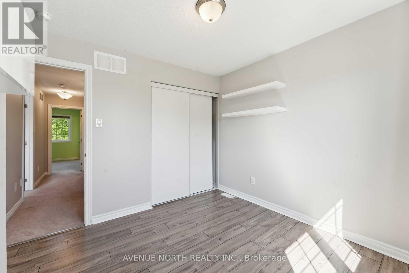 762 Mayfly Crescent