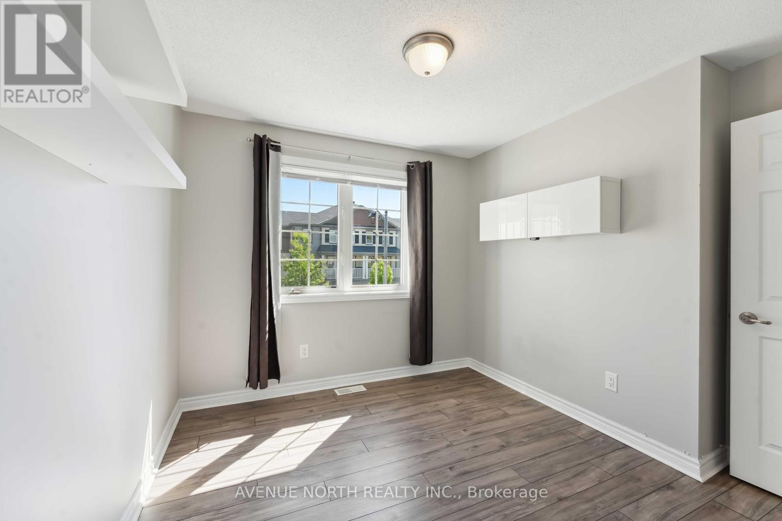 762 Mayfly Crescent