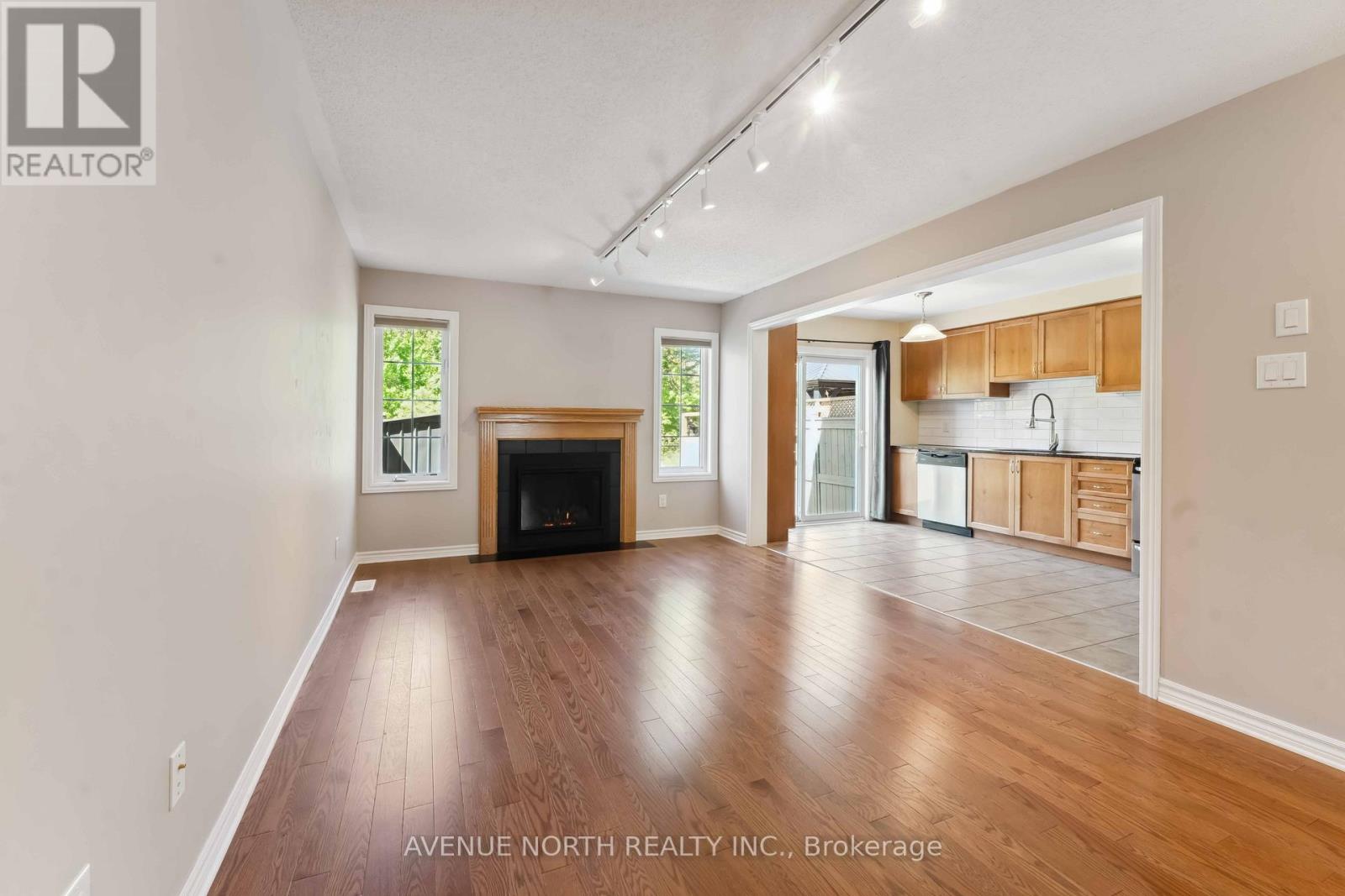 762 Mayfly Crescent