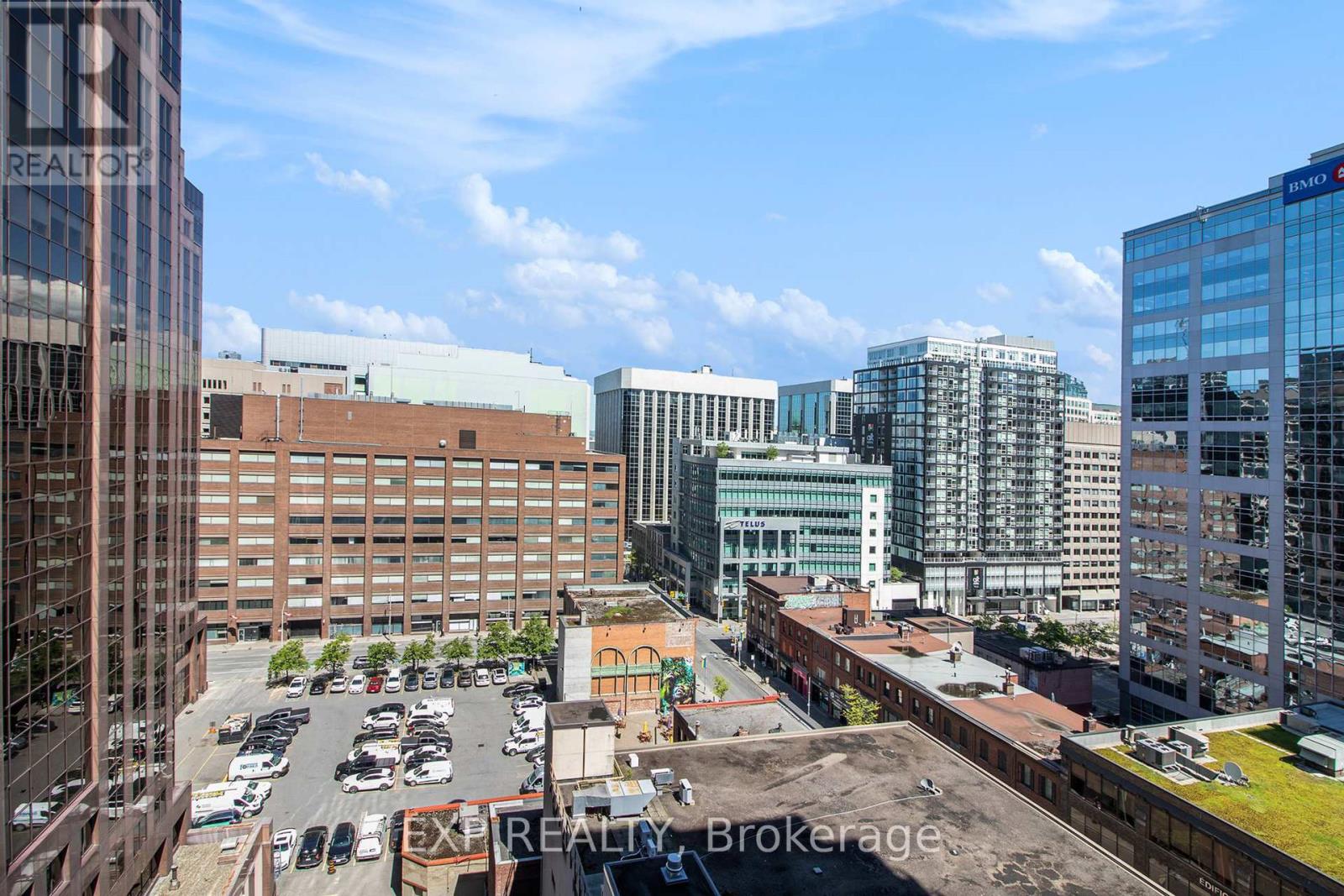 1305 - 324 Laurier Avenue W