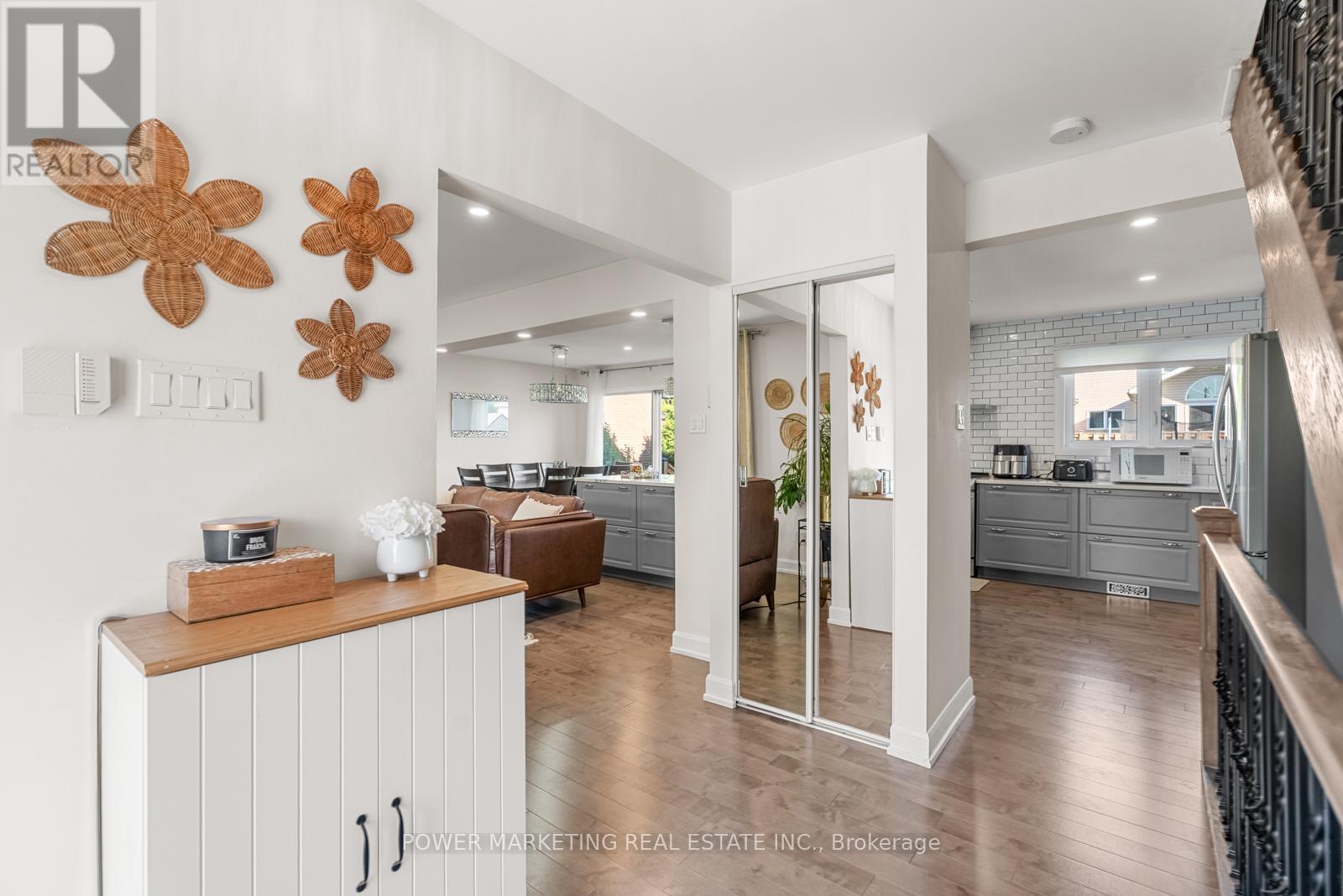 2714 Hickson Crescent