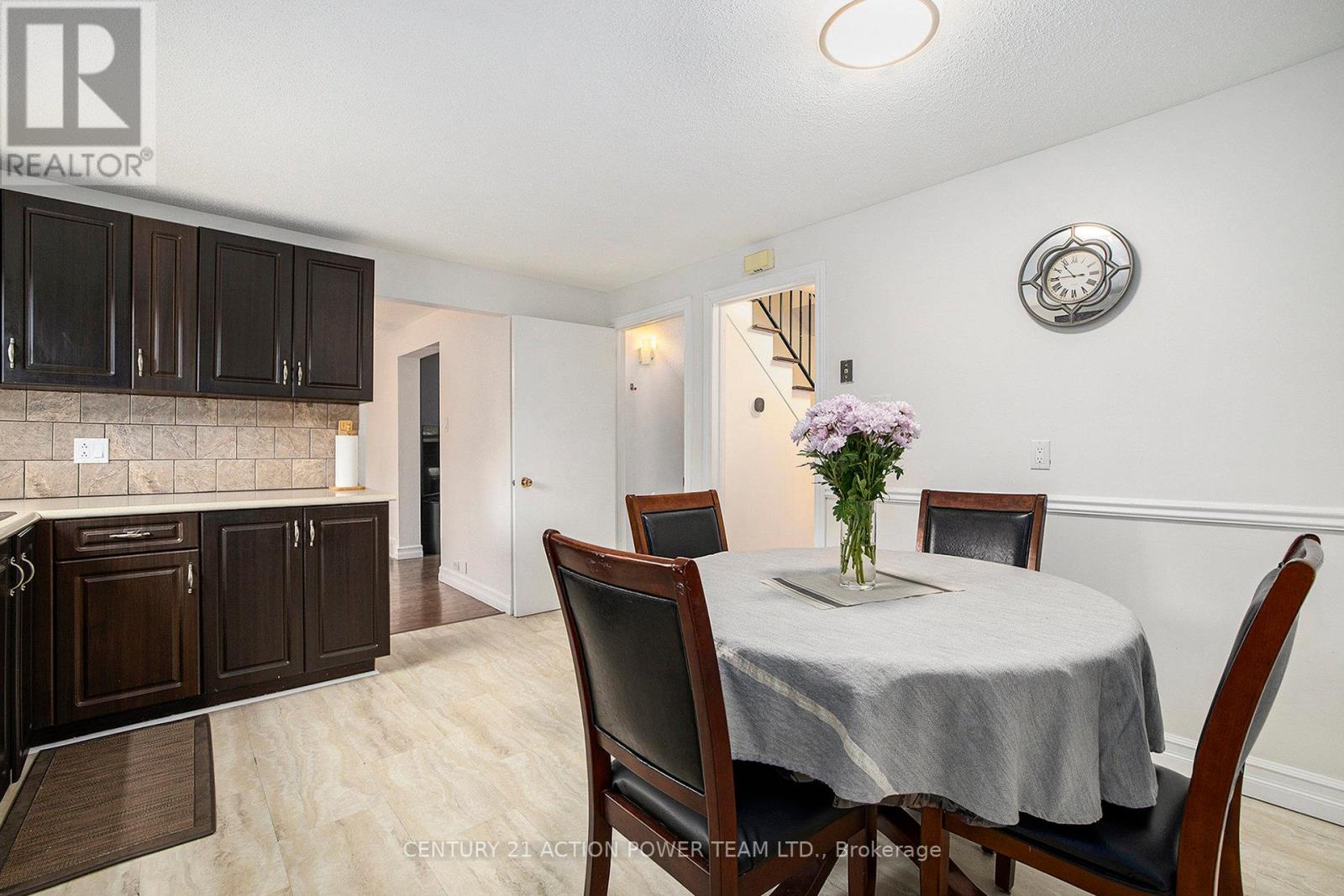 1829 Cloverlawn Crescent