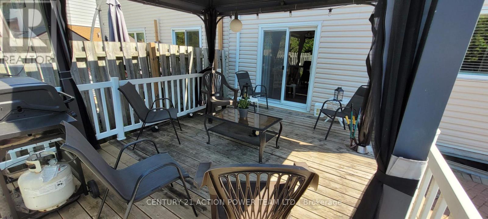 1829 Cloverlawn Crescent