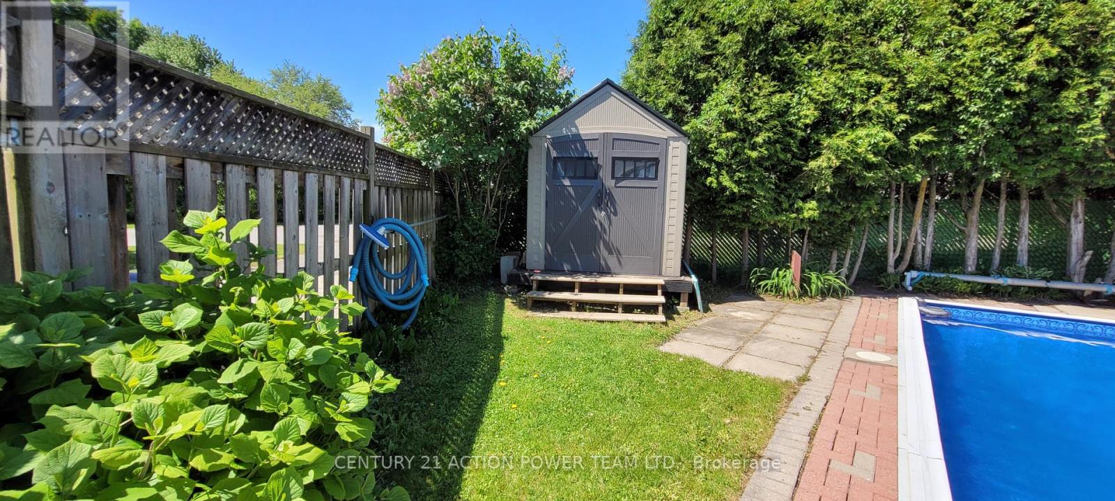 1829 Cloverlawn Crescent