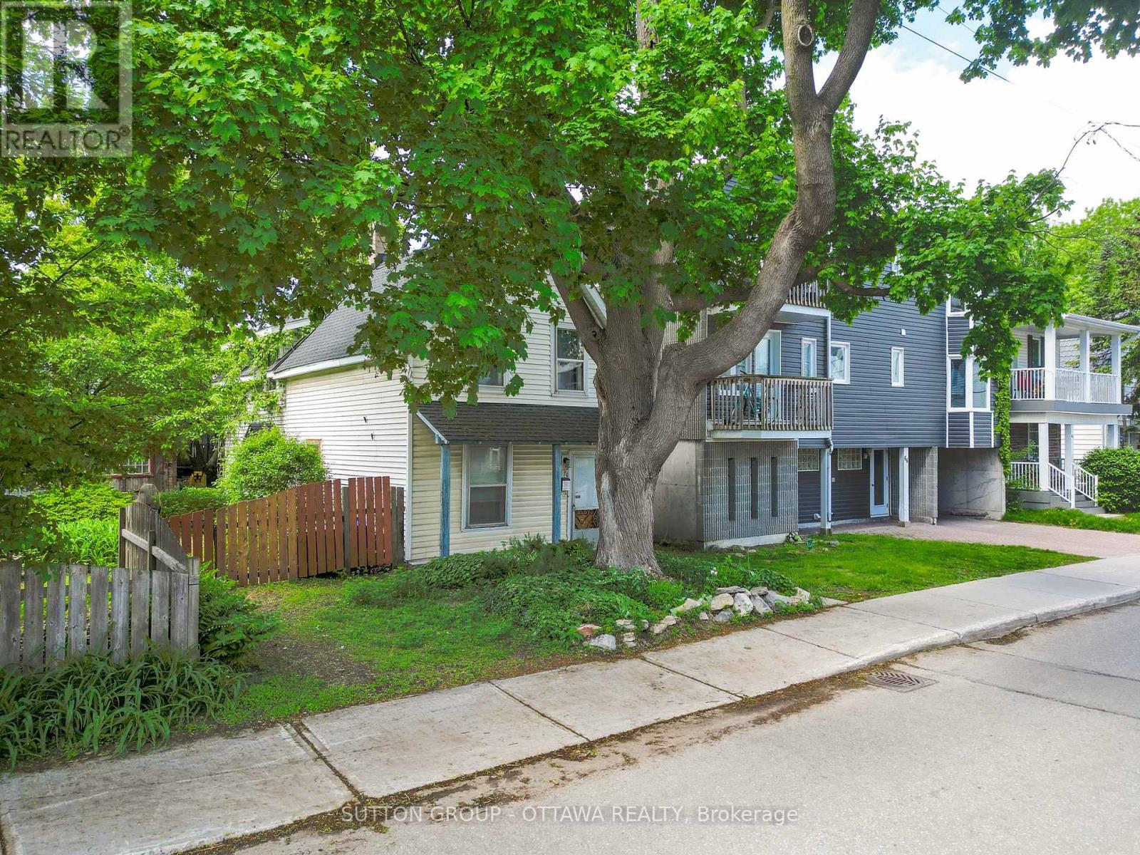 70 Pinhey Street S