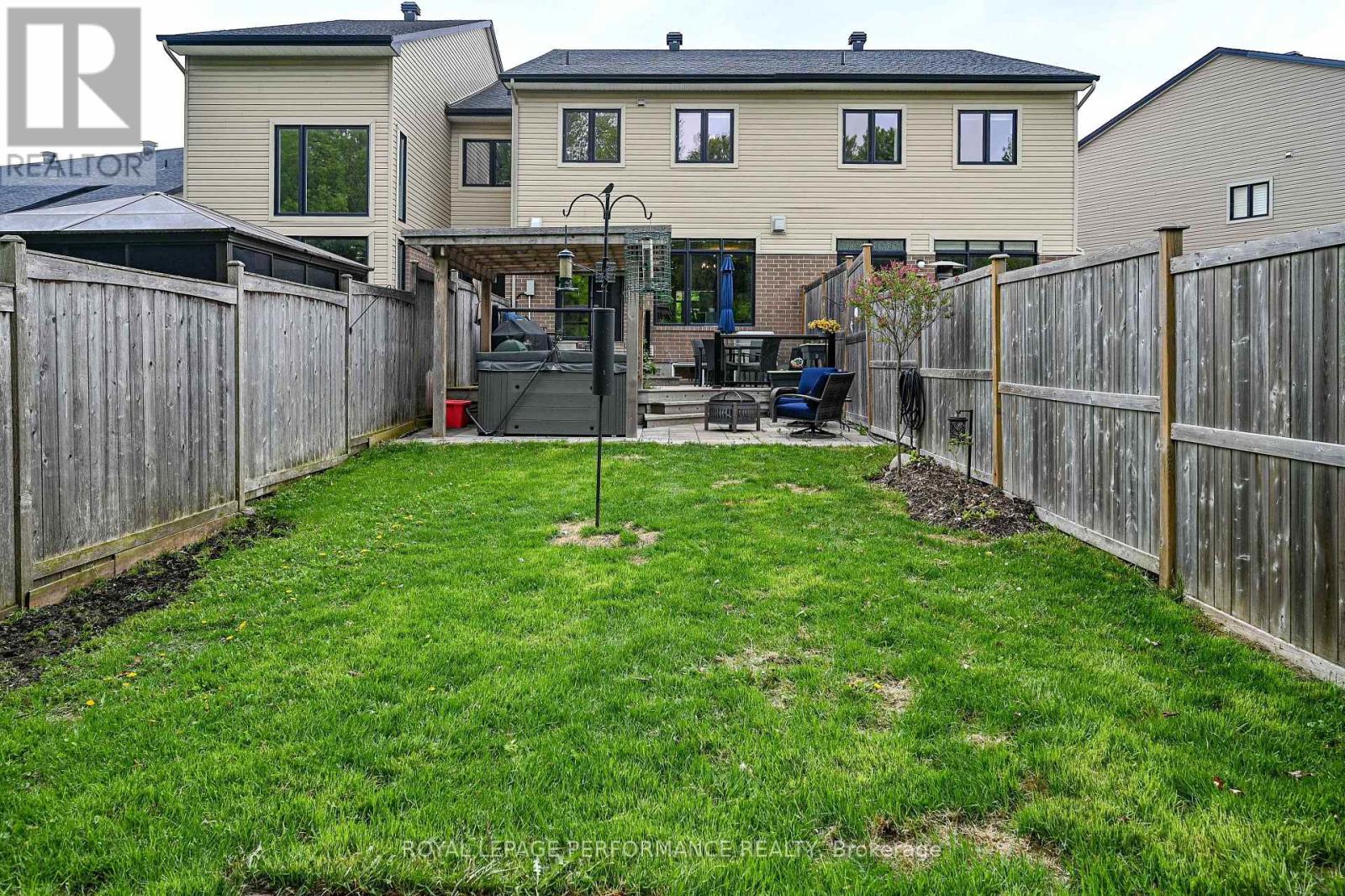 664 Whitecliffs Avenue