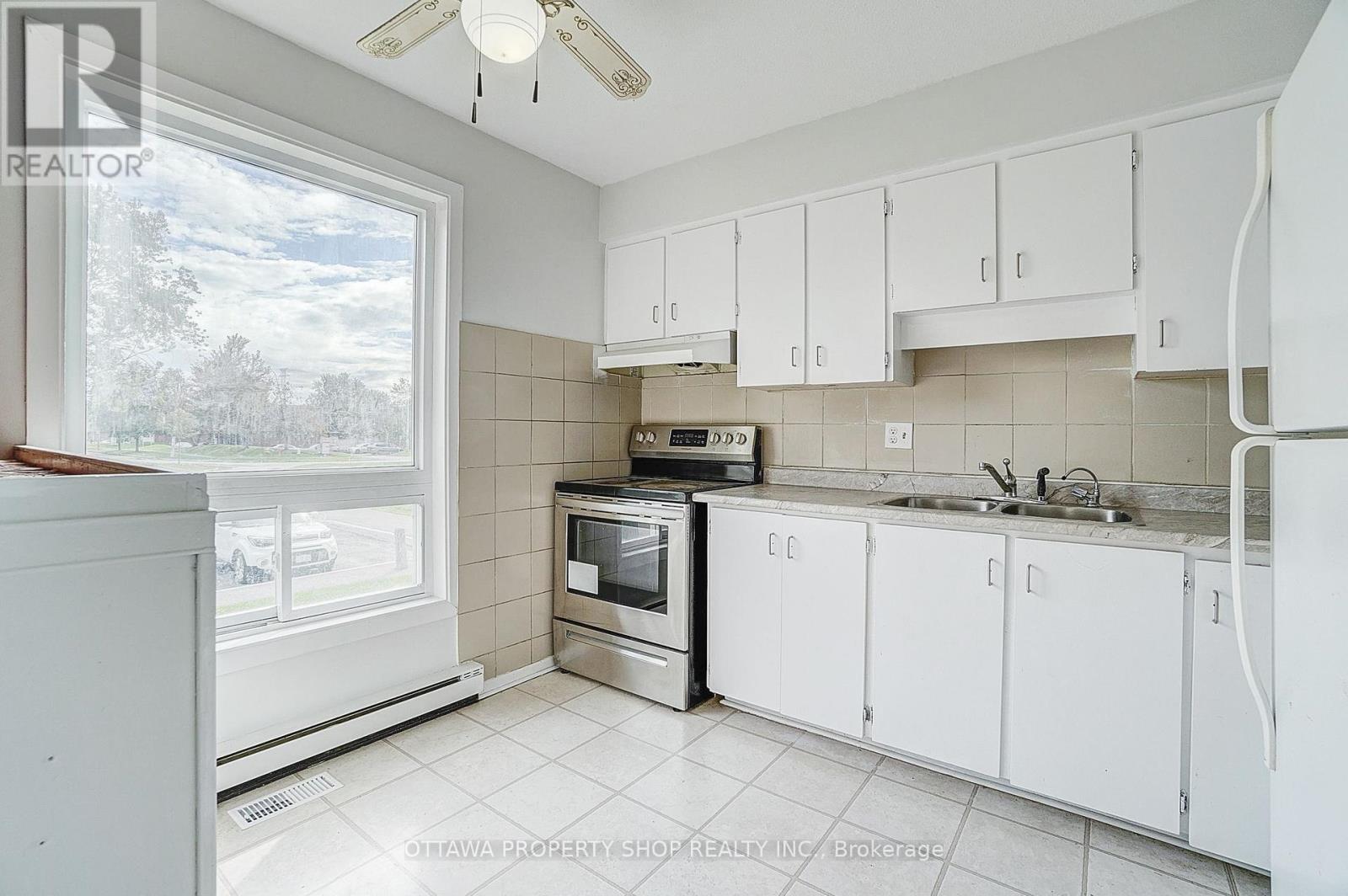 34 - 2939 Fairlea Crescent