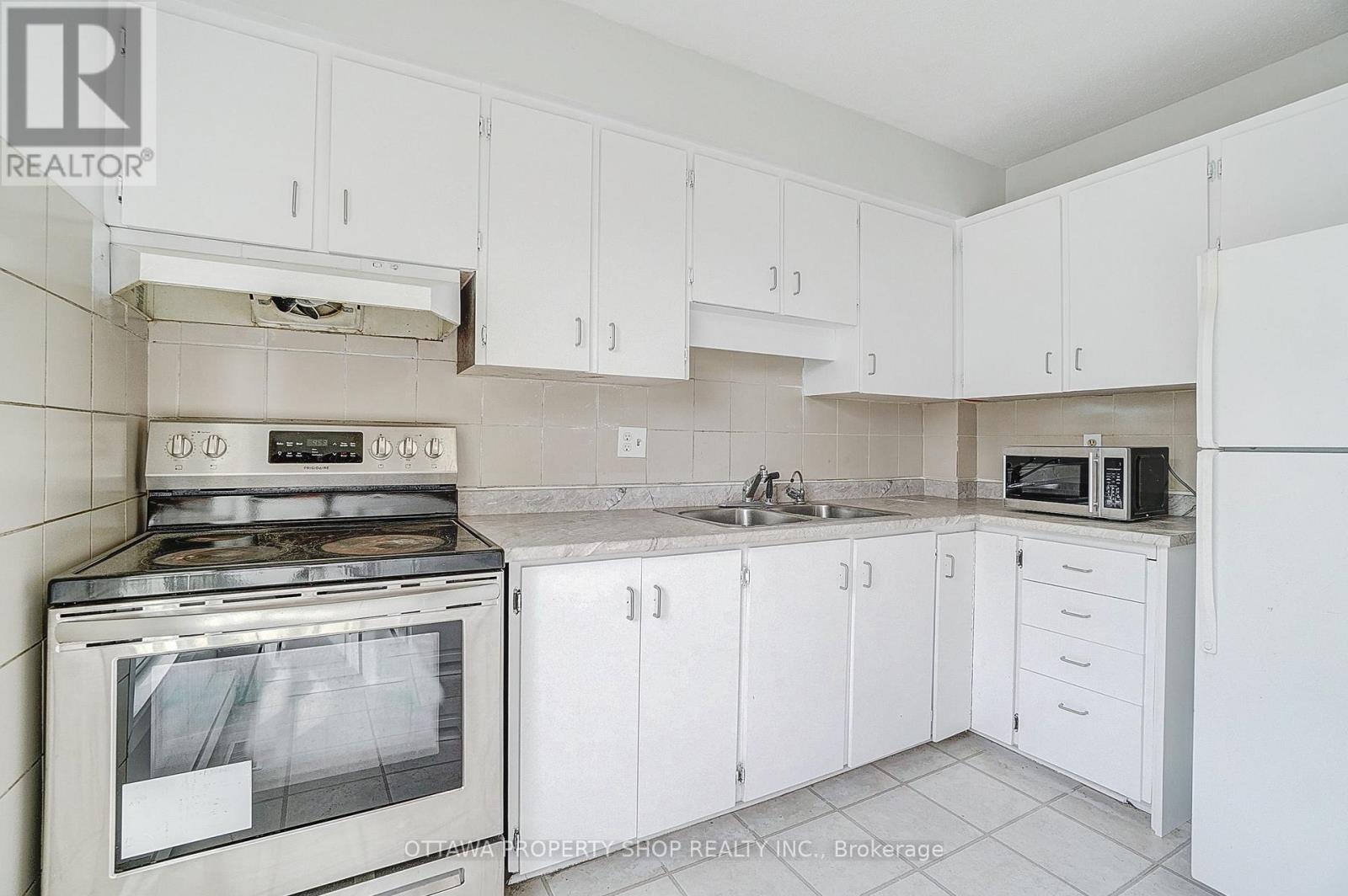 34 - 2939 Fairlea Crescent