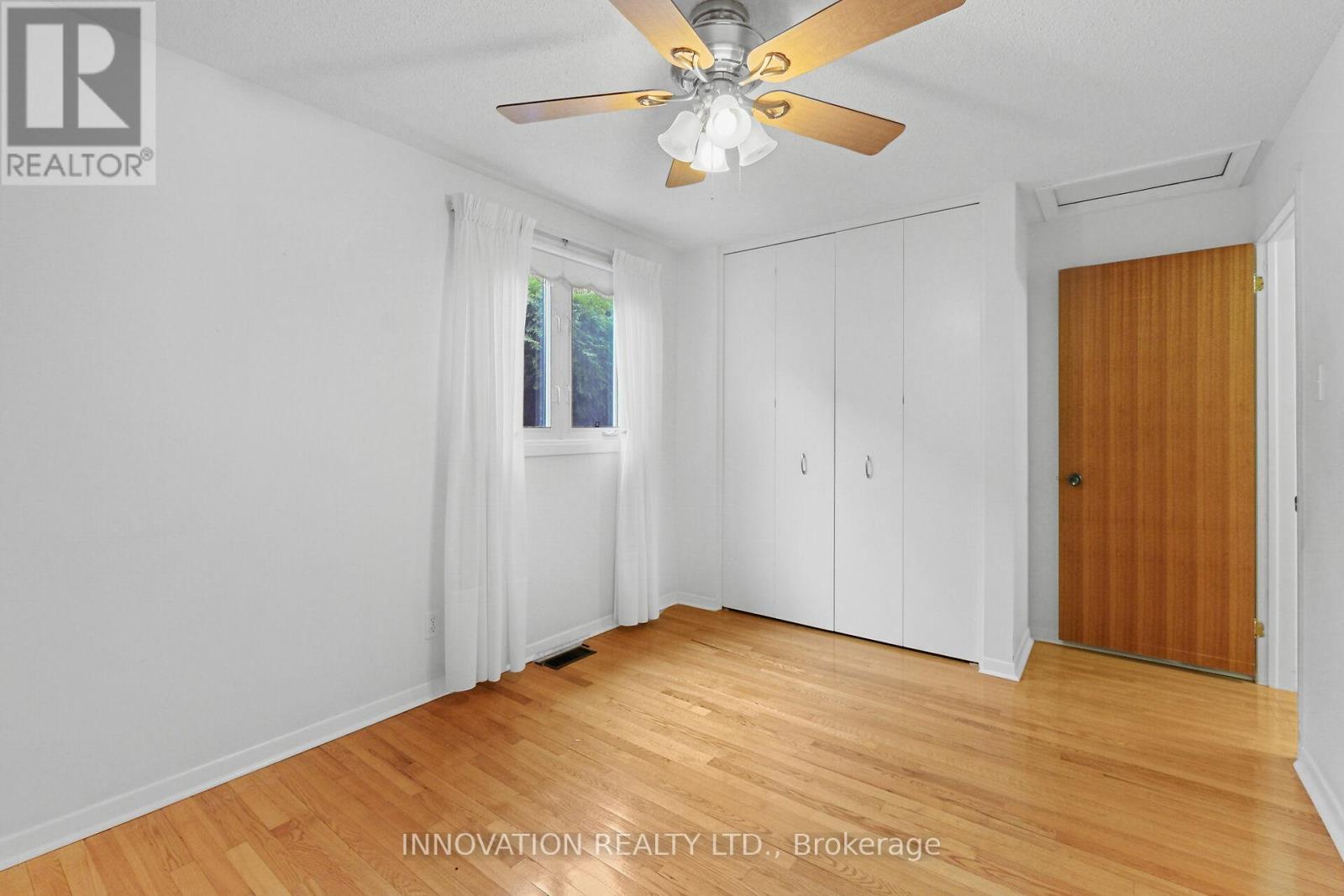 1871 Greenacre Crescent