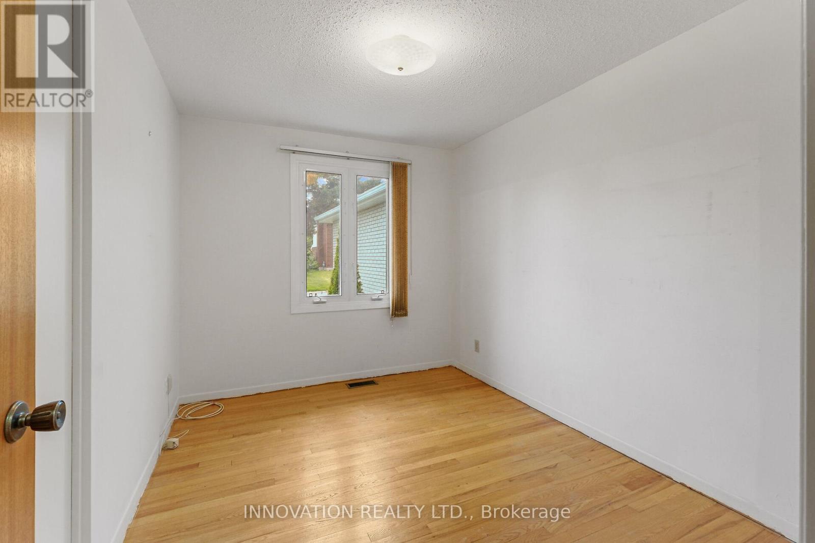 1871 Greenacre Crescent