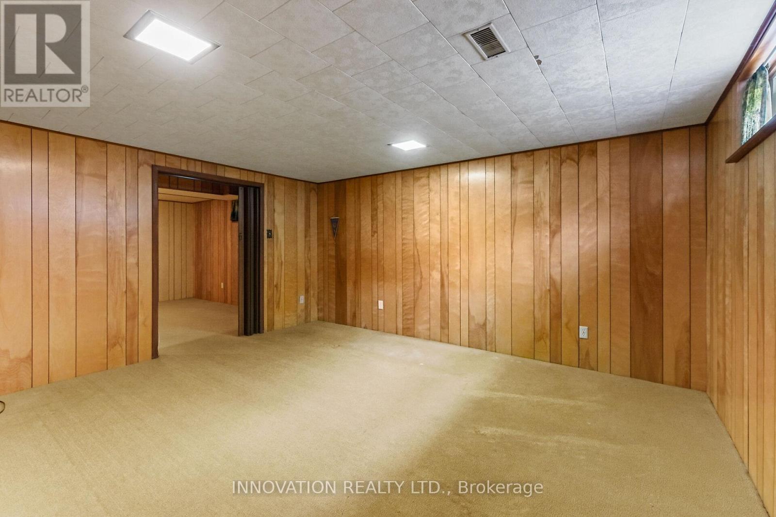 1871 Greenacre Crescent