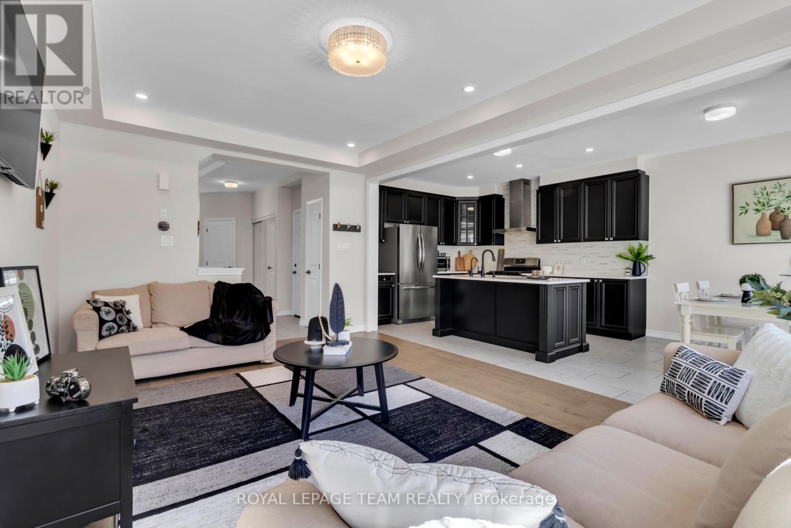 906 Nokomis Place