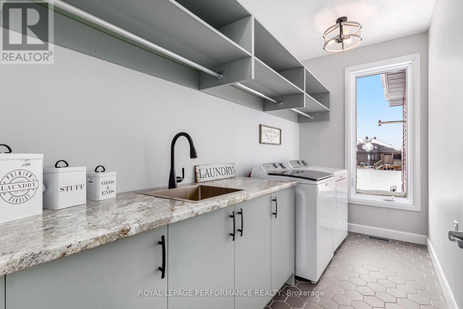 209 Des Violettes Street