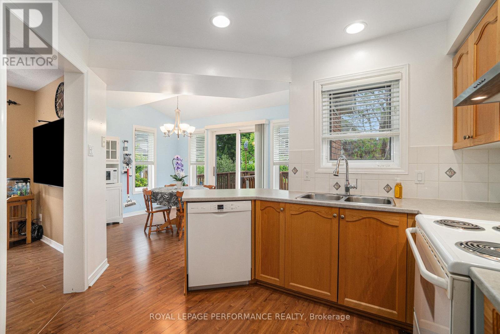 533 Wild Shore Crescent