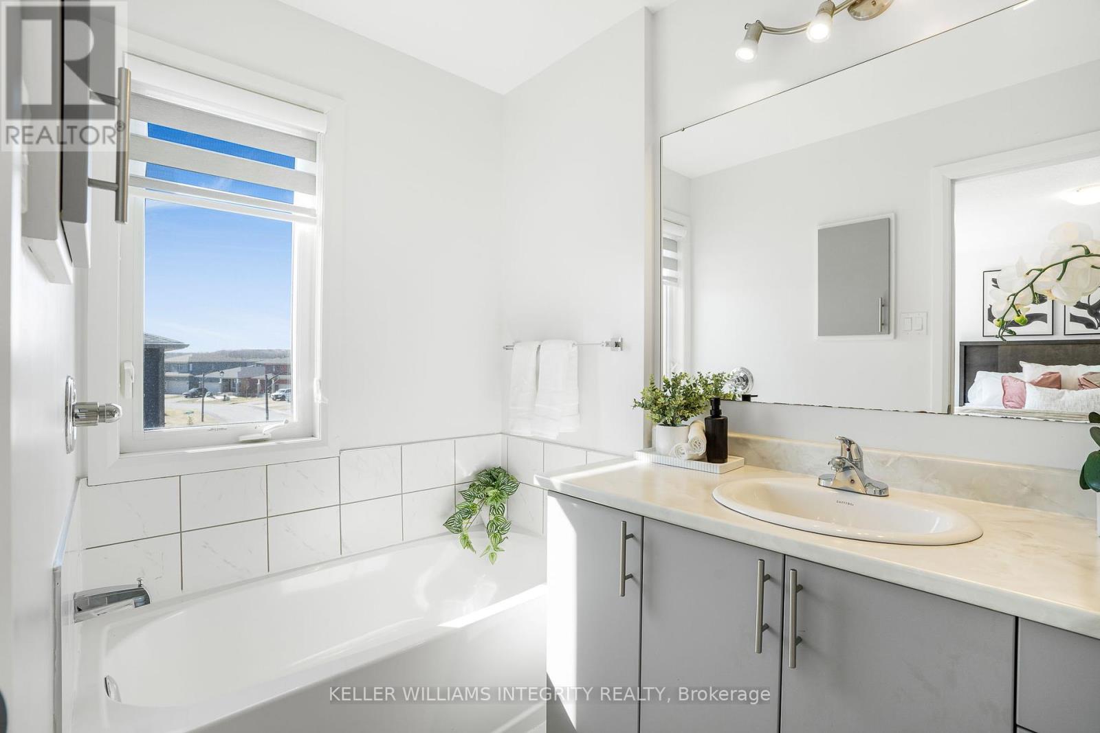168 Turquoise Street