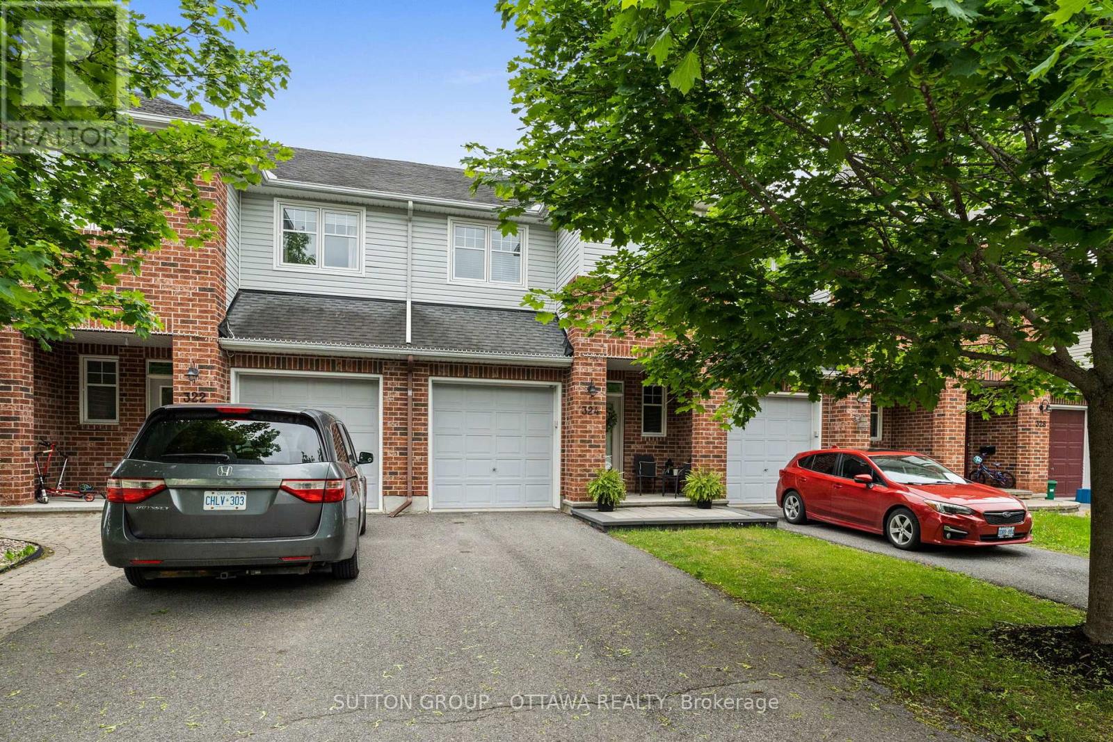 324 Horseshoe Crescent E