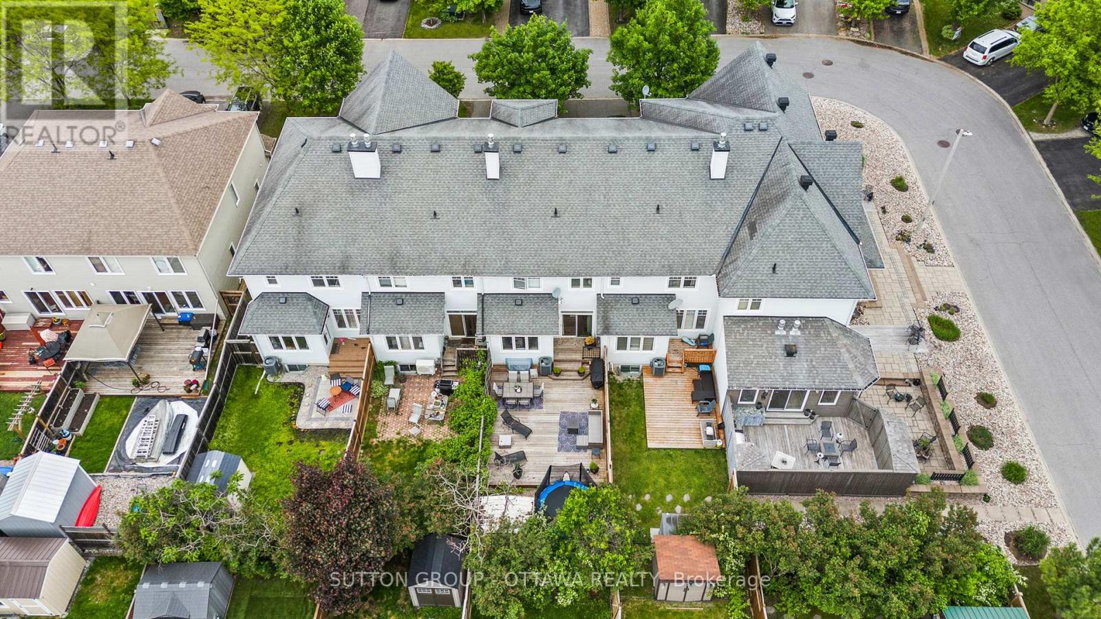 324 Horseshoe Crescent E