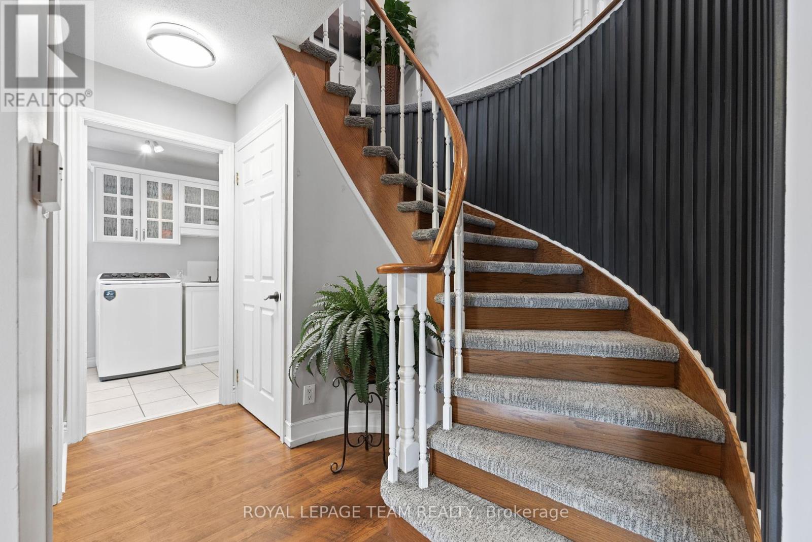81 Chickasaw Crescent