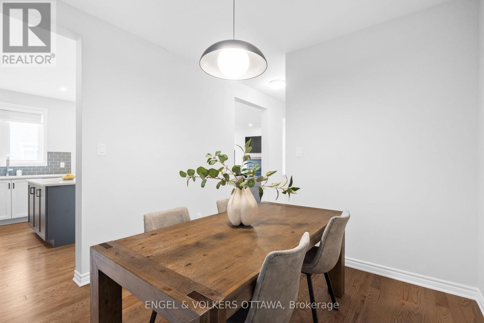 329 Finial Way
