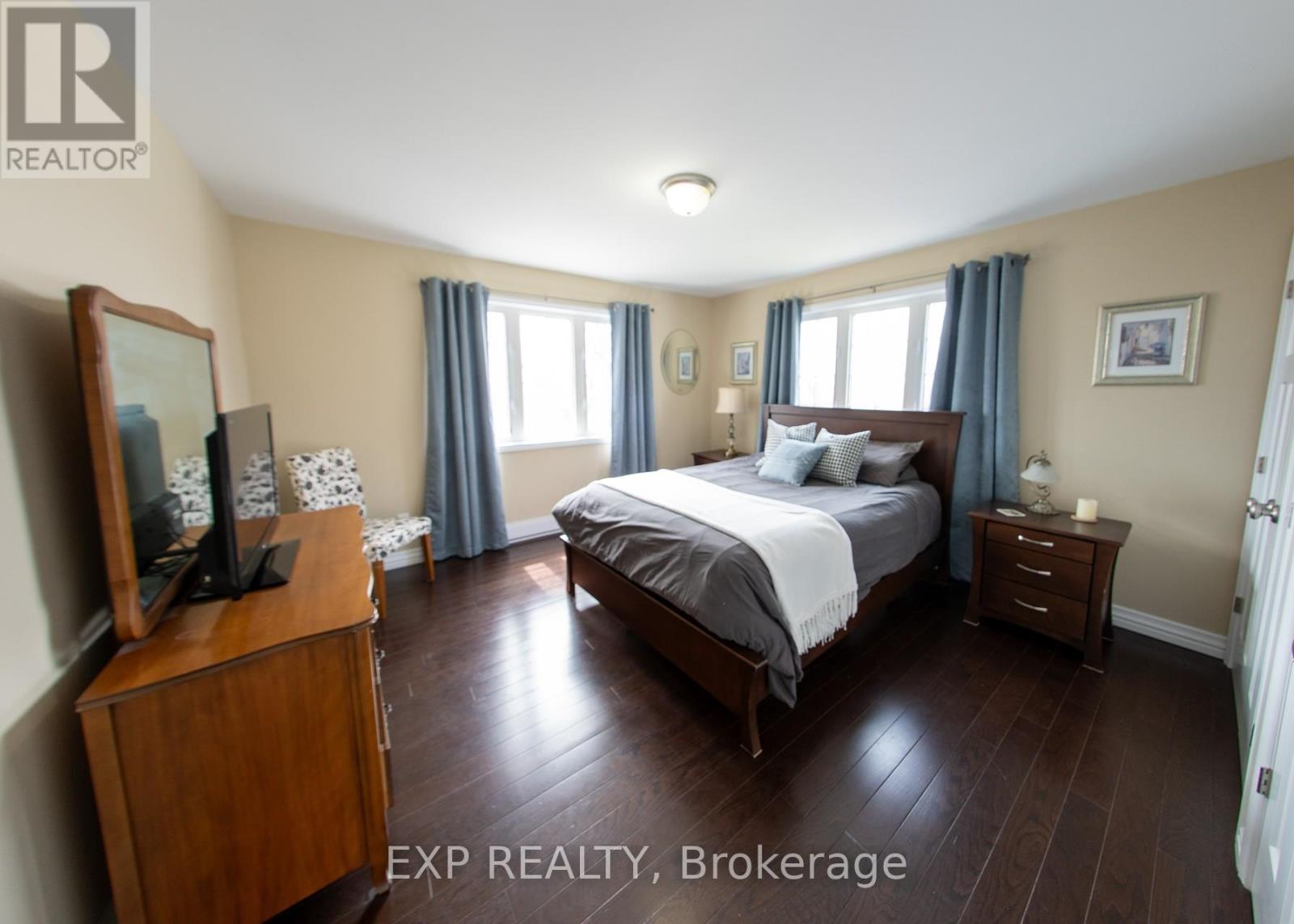 2754 Eagleson Road