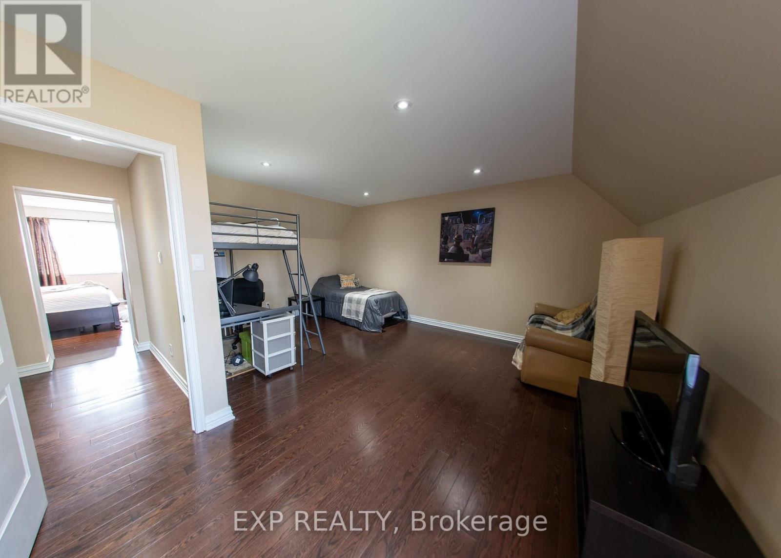 2754 Eagleson Road