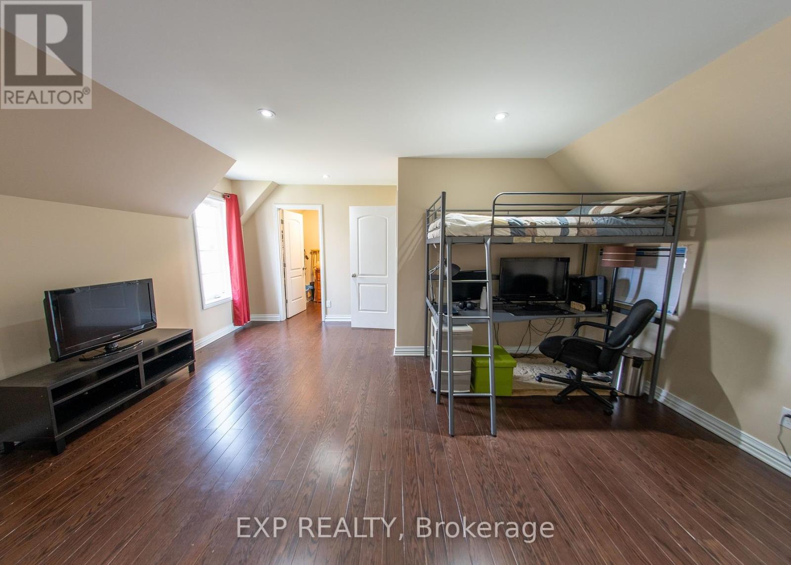 2754 Eagleson Road