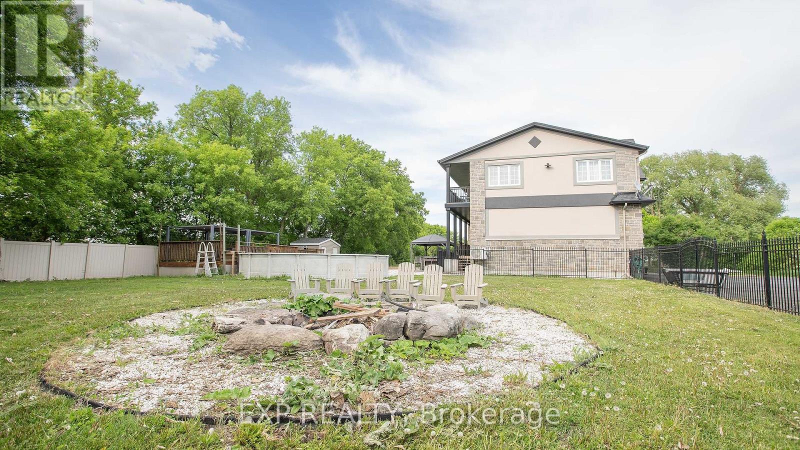 2754 Eagleson Road