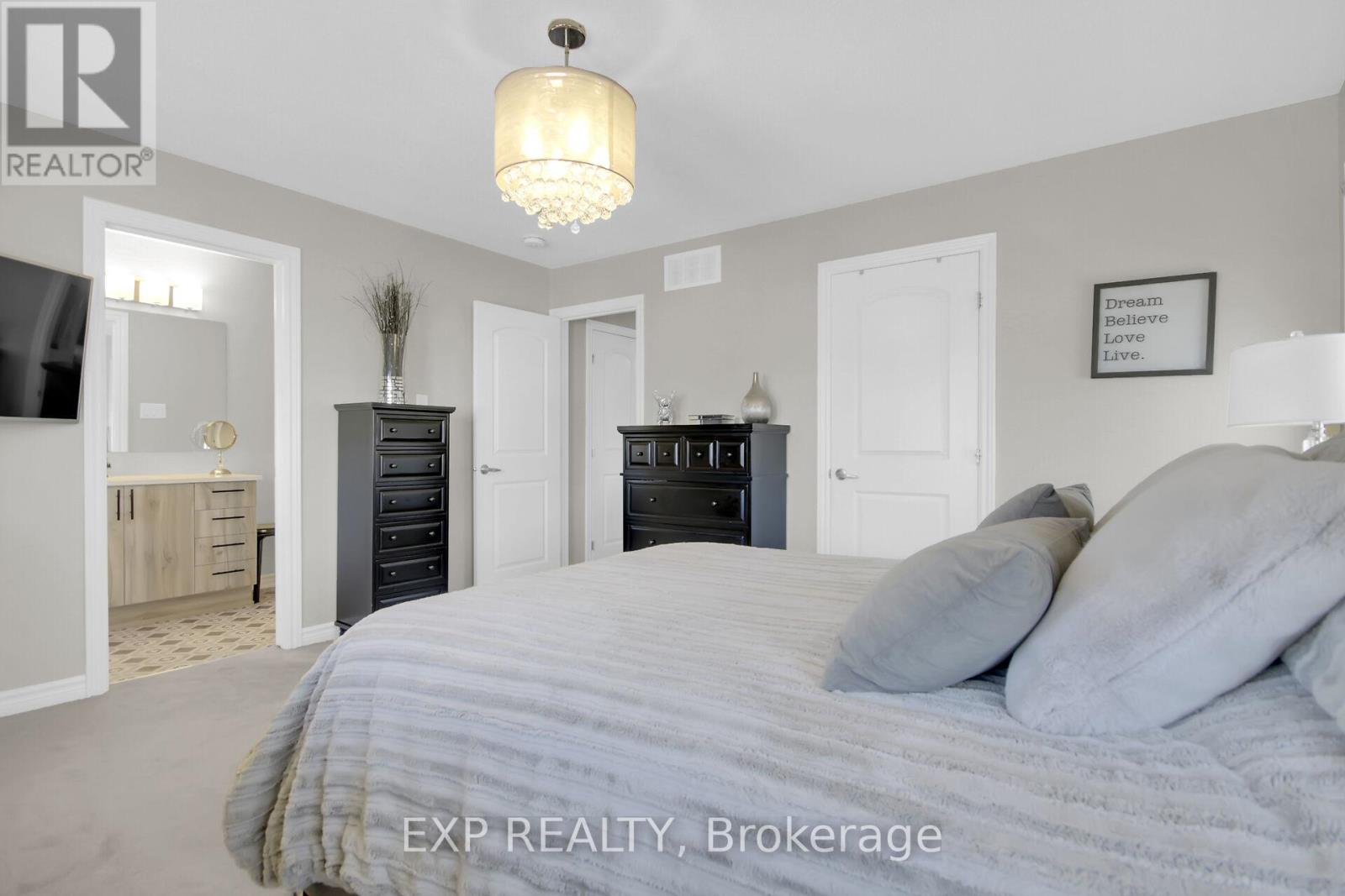 814 Bascule Place