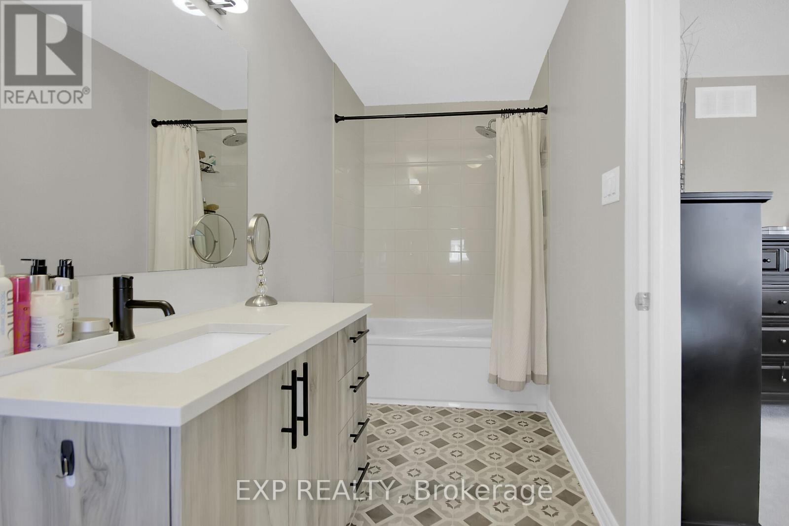 814 Bascule Place