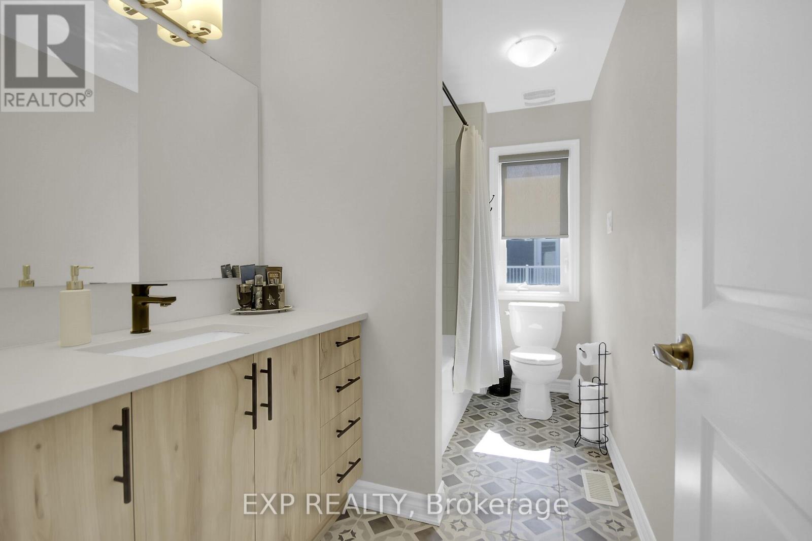 814 Bascule Place