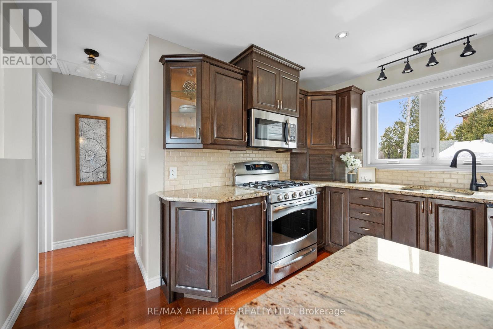 3526 9th Line Road