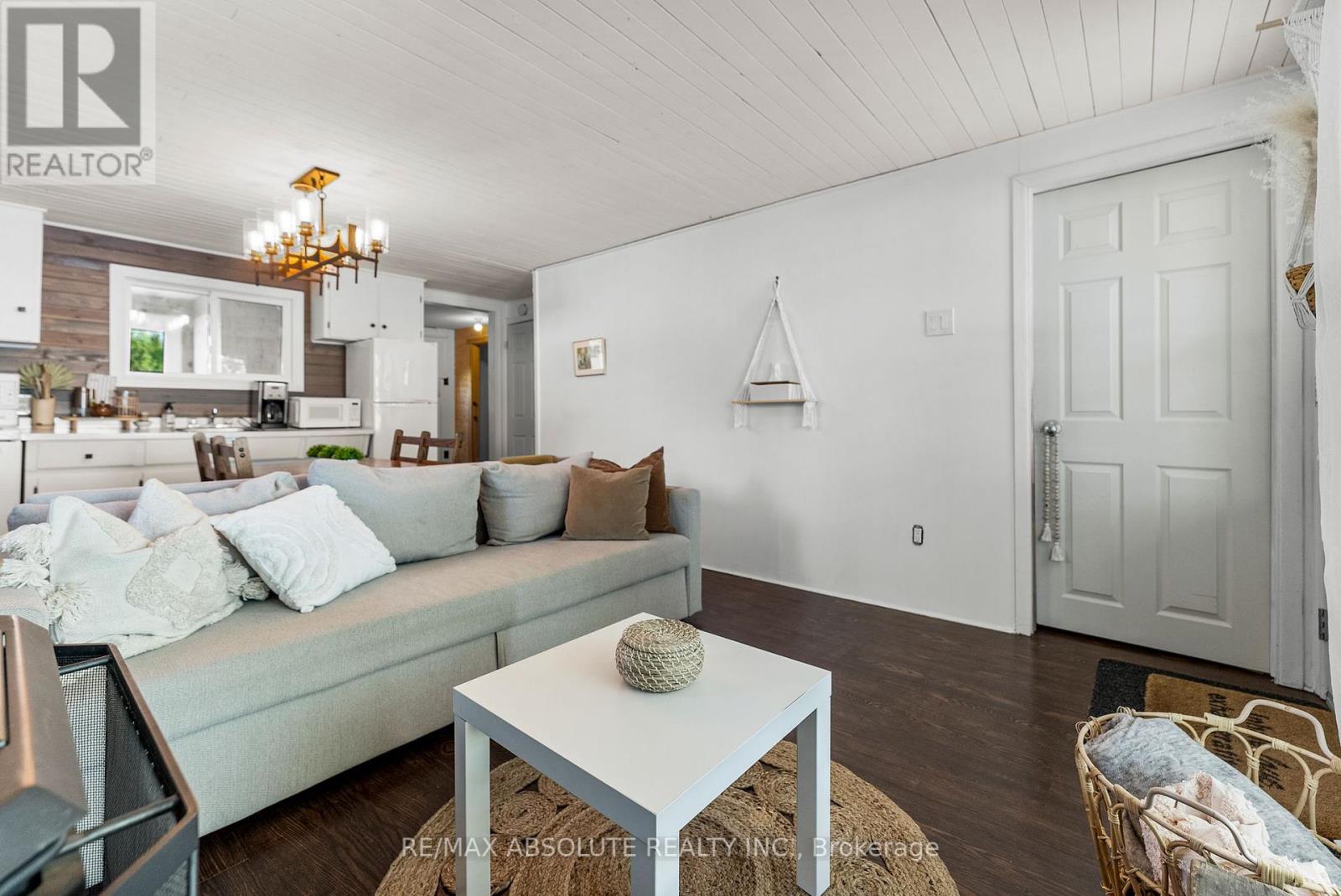 33 B Oakdale Lane
