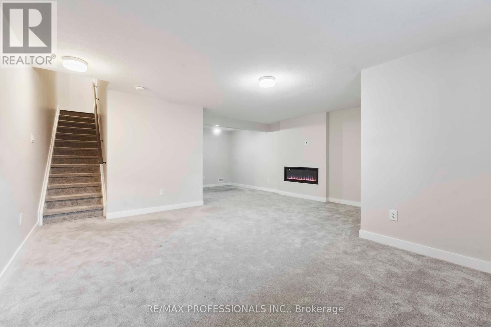 826 Bascule Place