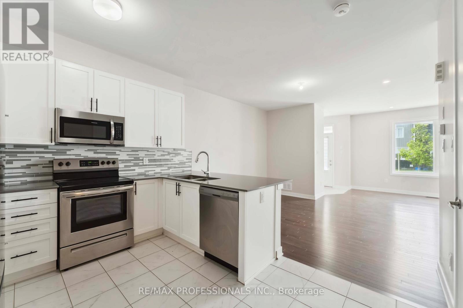 826 Bascule Place