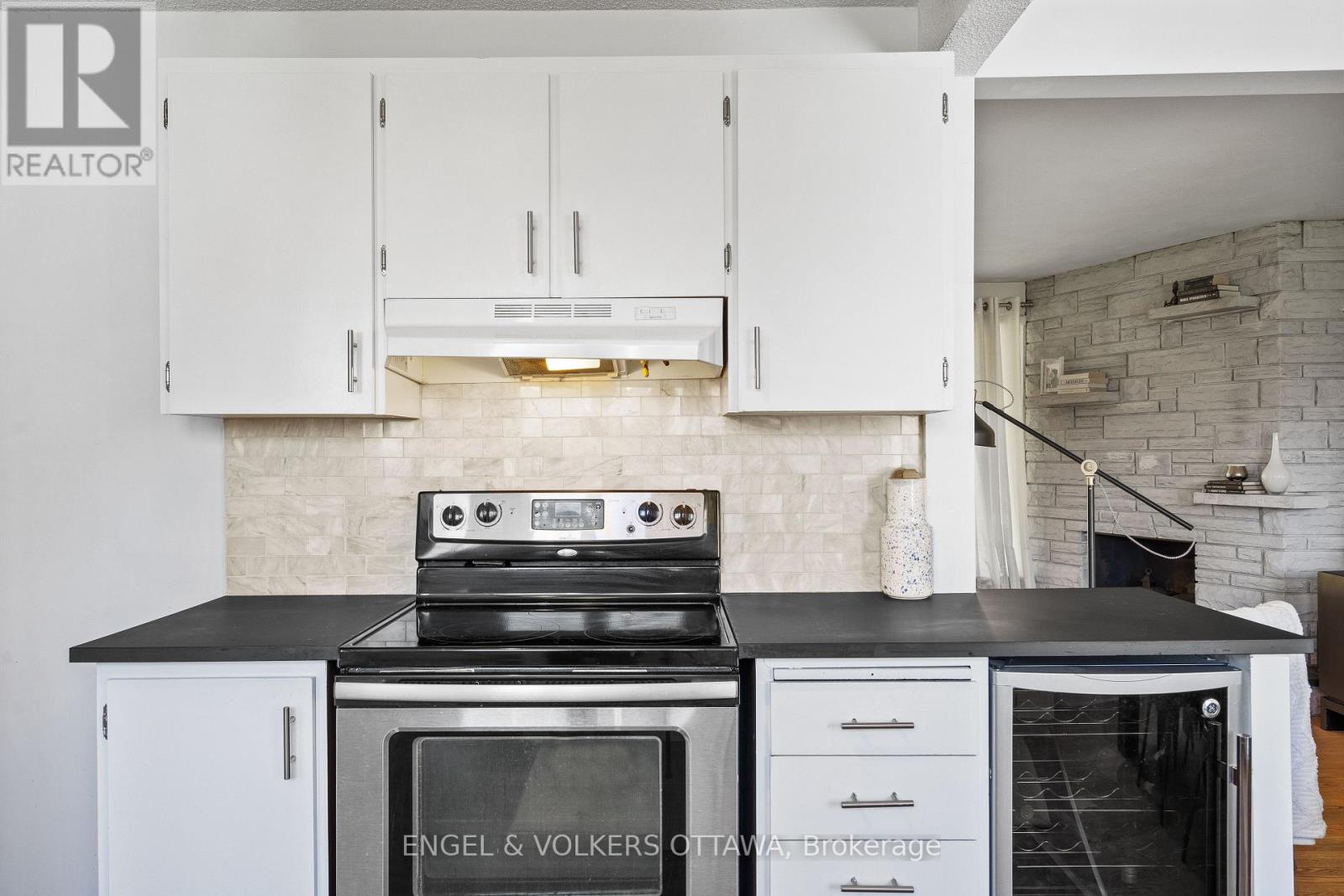 8 Pineglen Crescent