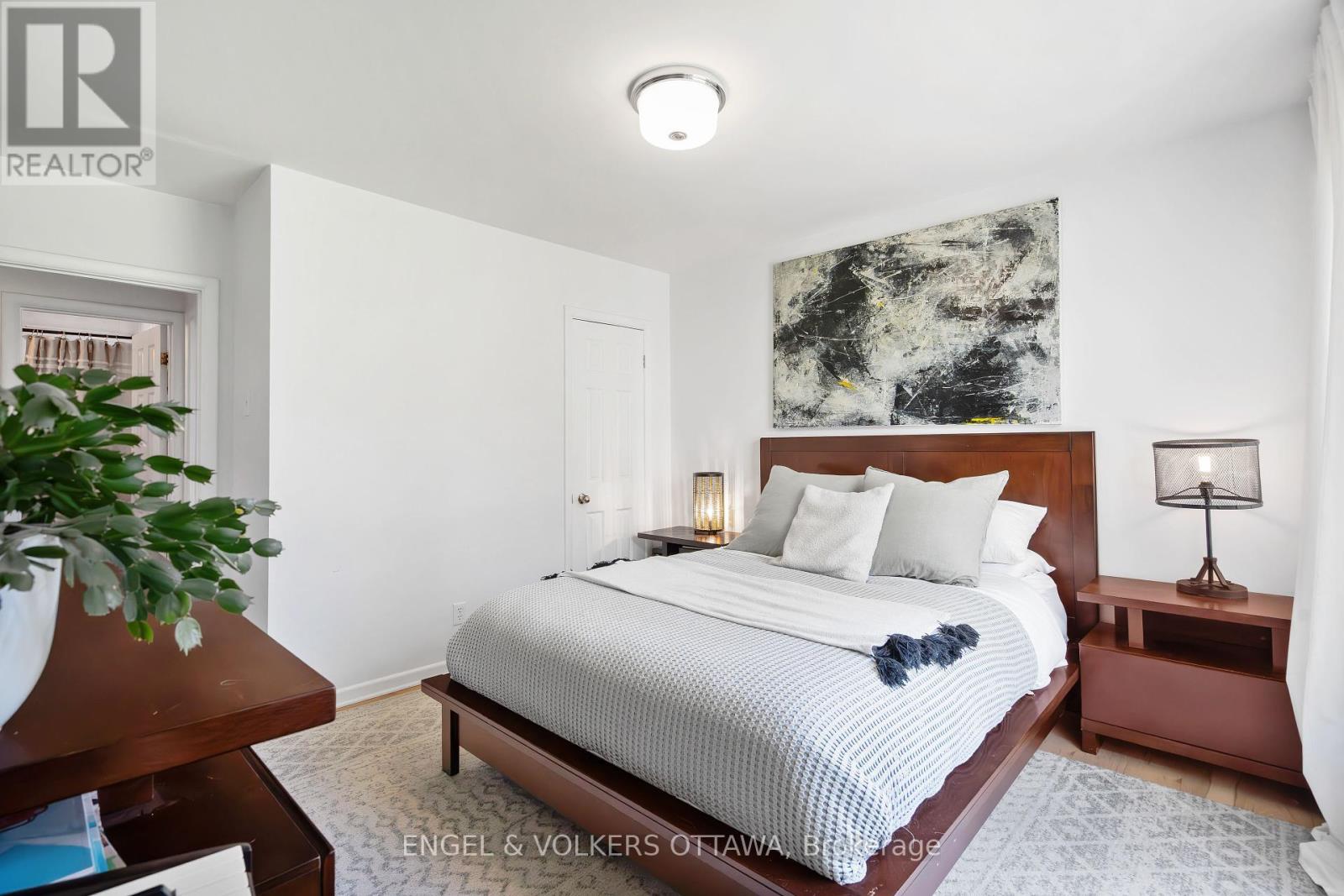 8 Pineglen Crescent