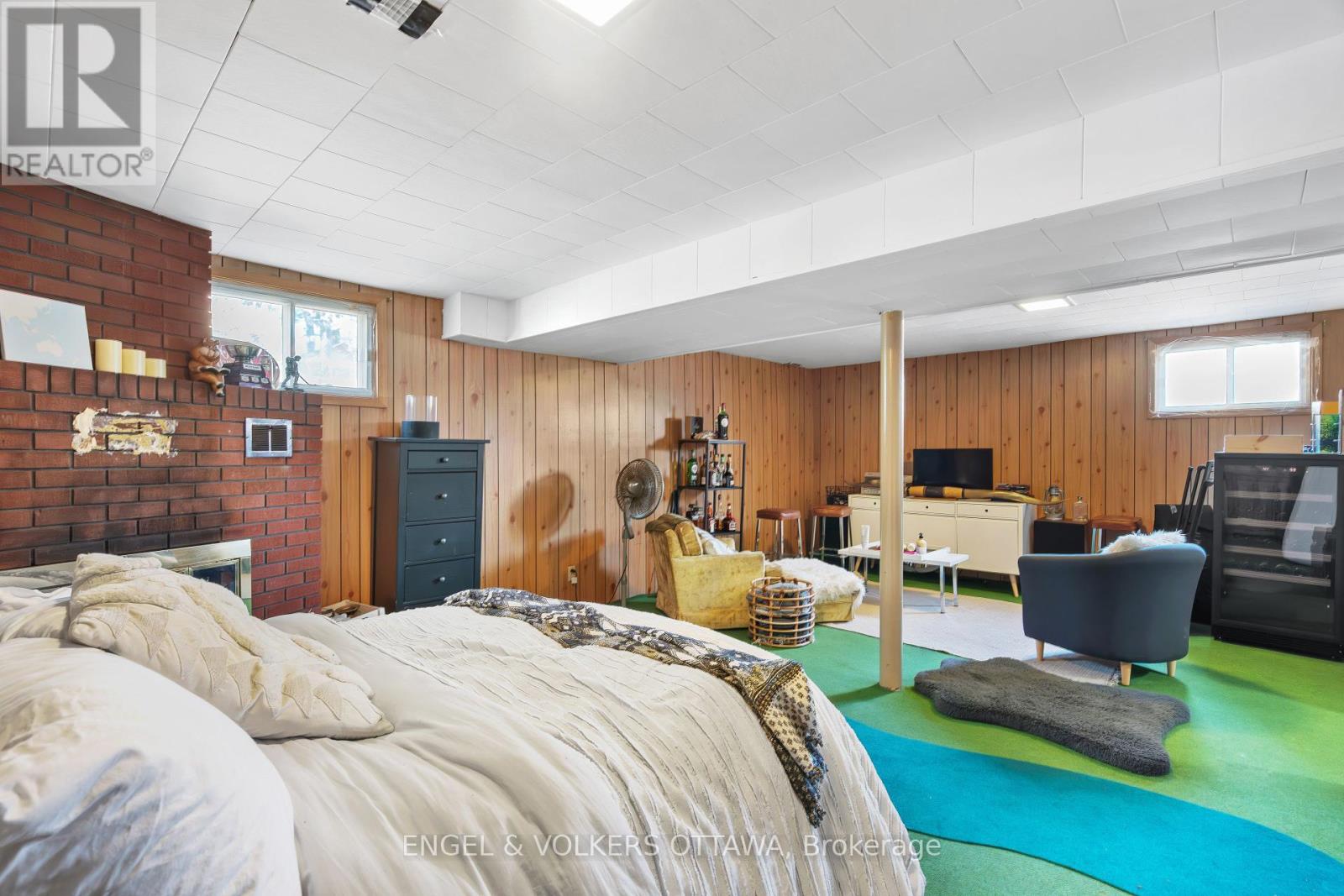 8 Pineglen Crescent