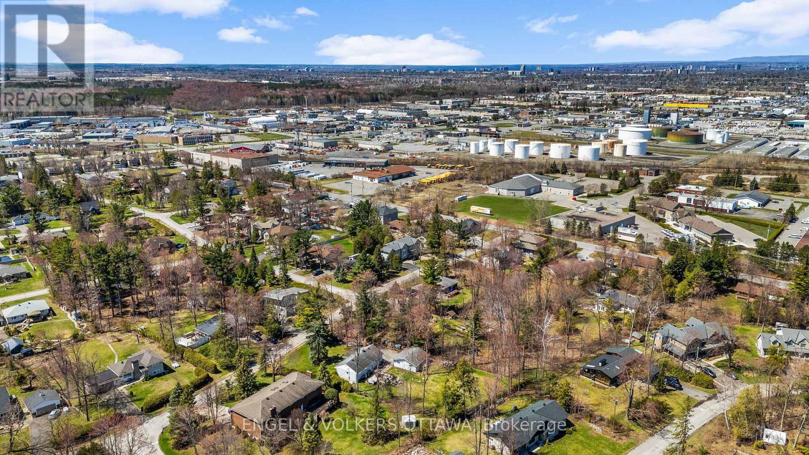 8 Pineglen Crescent
