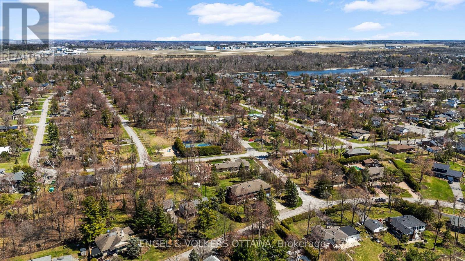 8 Pineglen Crescent